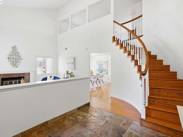 883 Dover Cir