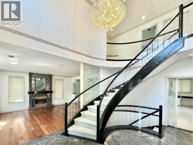 883 W 52 AVENUE
