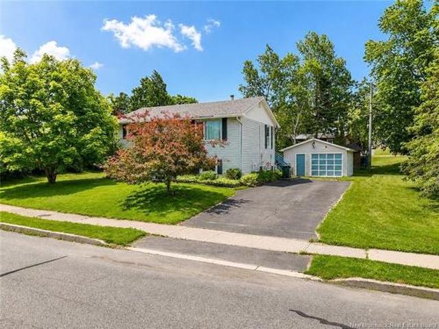 884 Mollins Dr, Saint John, NB, E3M 4L8 house for sale | Listing ID NB144284 | Royal LePage