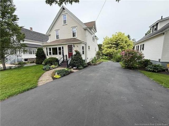 884 Main St, Sussex, NB, E4E 2M5 house for sale | Listing ID NB141978 | Royal LePage