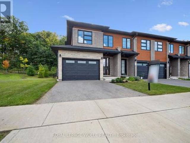884 Robert Ferrie Drive, Kitchener, ON, N2R 0P2 house for sale | Listing ID X13784 | Royal LePage