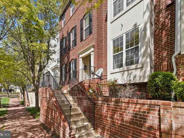 8856 Ashgrove House Ln, Unit 102, Vienna, VA 22182 | MLS #VAFX2302