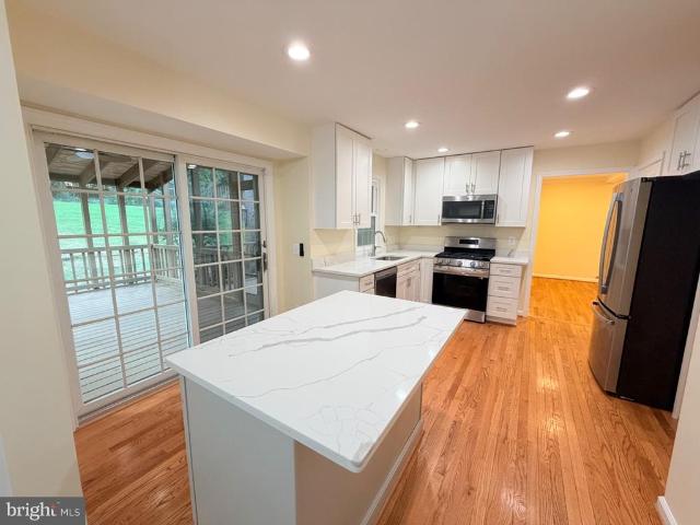 8853 Applecross Lane