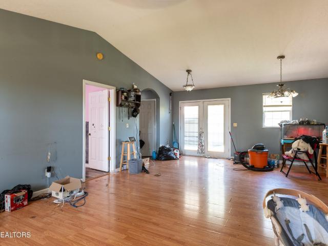 885 N Ridgecrest Rd