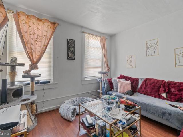885 W Lombard Street