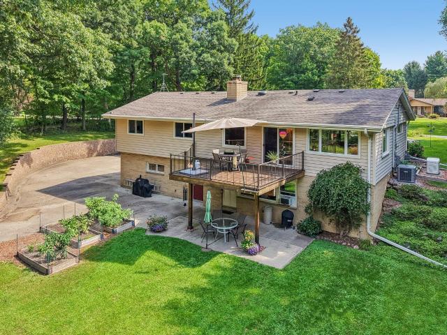 885 Tara Hill W