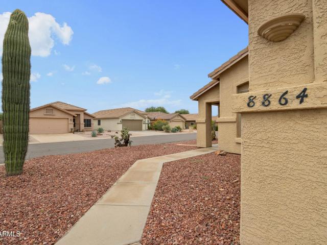 8864 e red mountain lane