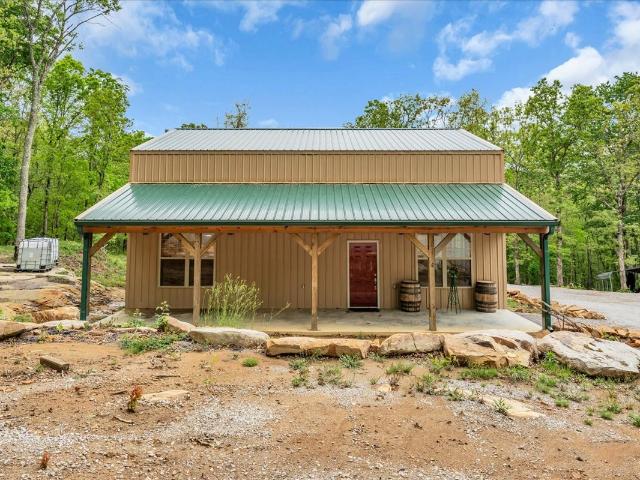 886 Hunters Ridge Dr