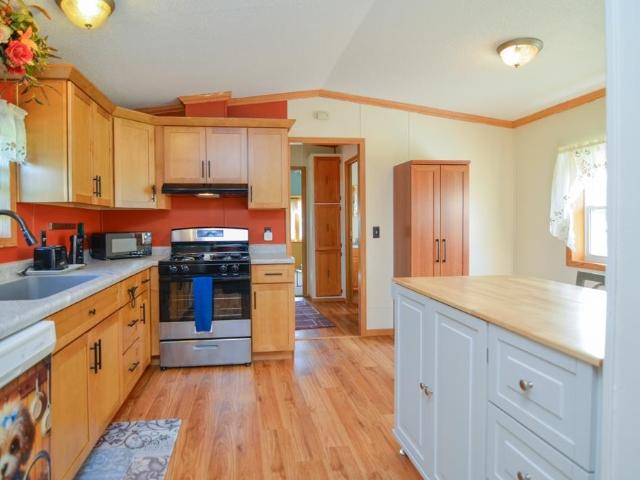 886 lilly road