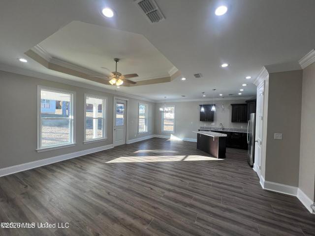 886 Maili Place