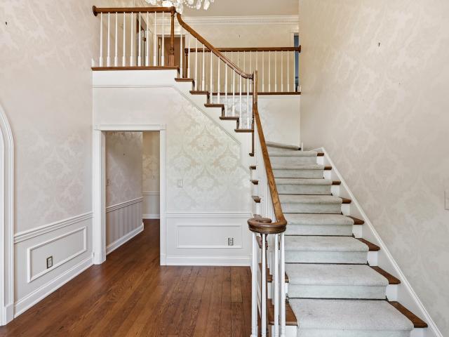 886 McMeekin Place