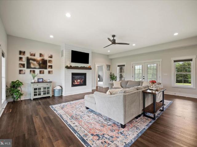 886 Middle Fork Road