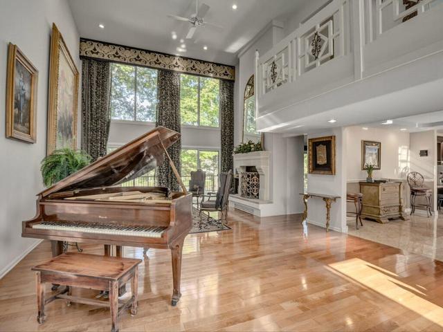 886 Squire Oaks Drive