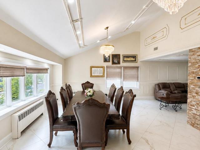 886 Woodmere Drive