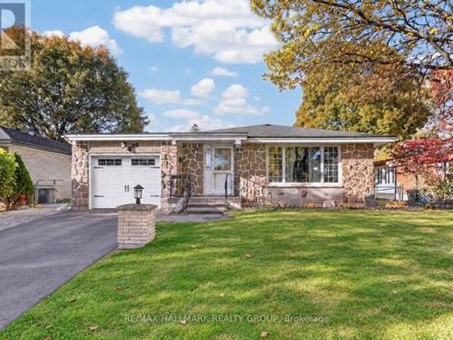 886 Trojan Avenue, Ottawa, ON, K1K 2R2 house for sale | Listing ID X14106 | Royal LePage