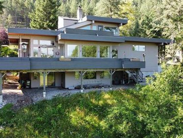 8875 Colony Road, Wardner, BC, V0B 2J0 Luxury House for sale | Listing ID 10379 | Royal LePage Carriage Trade Luxury Properties