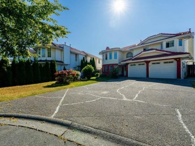 8879 B Street, Surrey, BC, V3V 7W5 house for sale | Listing ID R3115 | Royal LePage