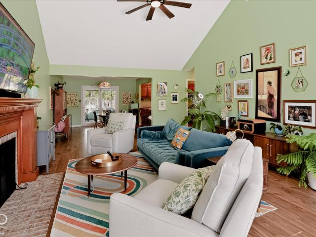 8879 Lesley Lane
