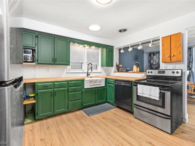887 Arlington Avenue