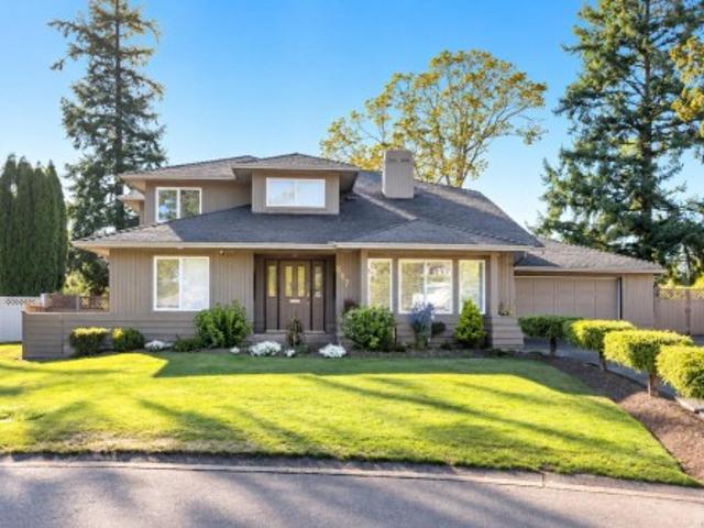 887 Kentwood Lane, Saanich, BC, V8Y 3C6 house for sale | Listing ID 1050 | Royal LePage