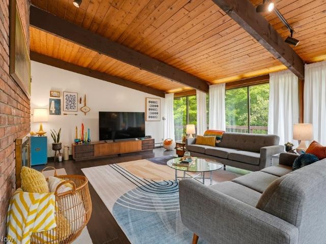 8886 Southbrook Trail