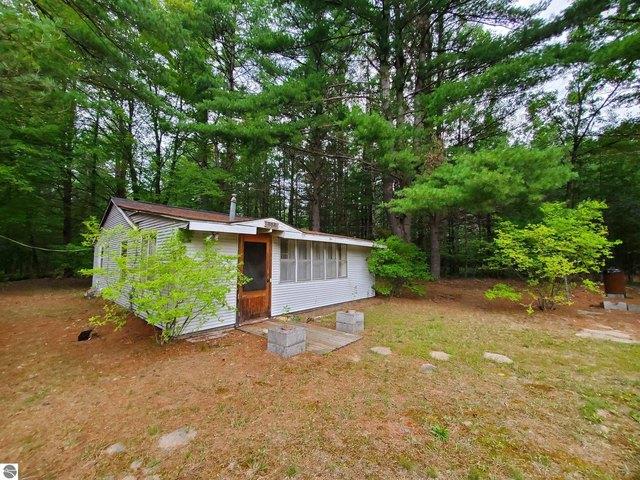 888 W Greenwood Rd, Alger, MI 48610