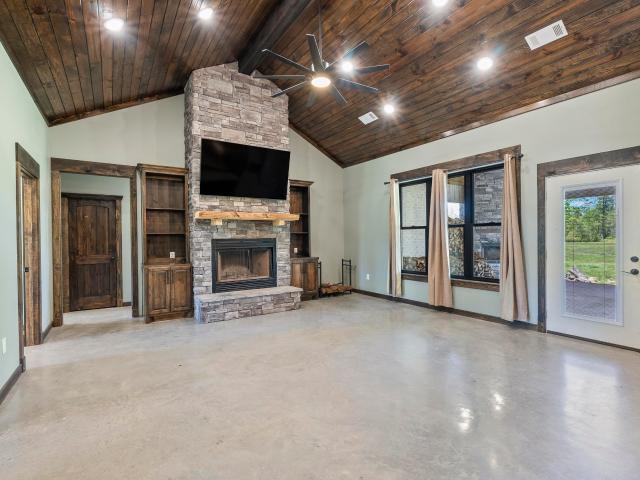 8899 Grant County Rd 75