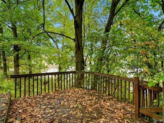 8890 Tipsico Lake Road