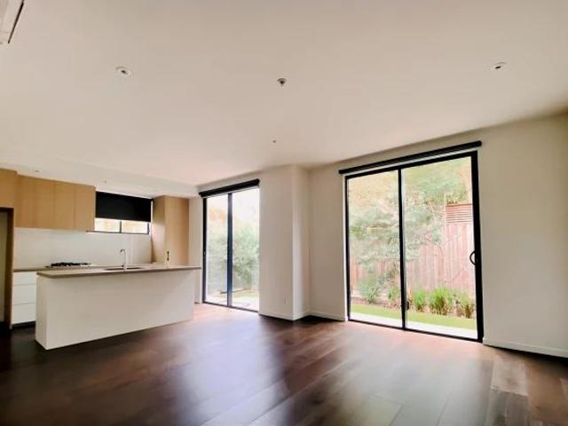 8/891 Toorak Road, Melbourne