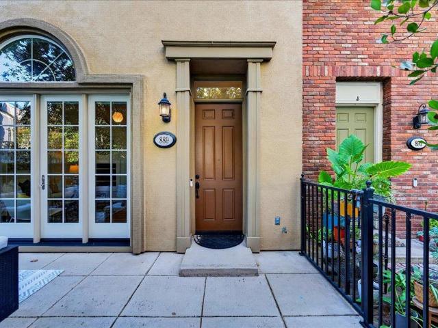 889 Georgetown Place