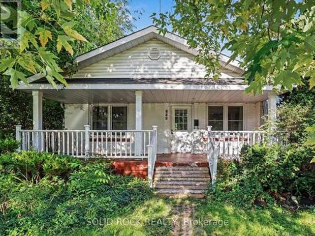 889 Mountainview Avenue, Ottawa, ON, K2B 5G1 house for sale | Listing ID X13781 | Royal LePage