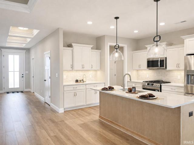 889 Ravenstone Drive