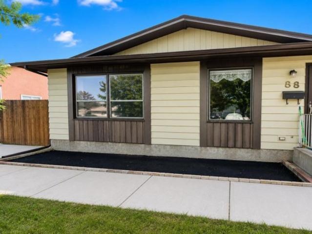 88 Castleglen Way Ne, Calgary, AB, T3J 1T3 house for sale | Listing ID A2333 | Royal LePage