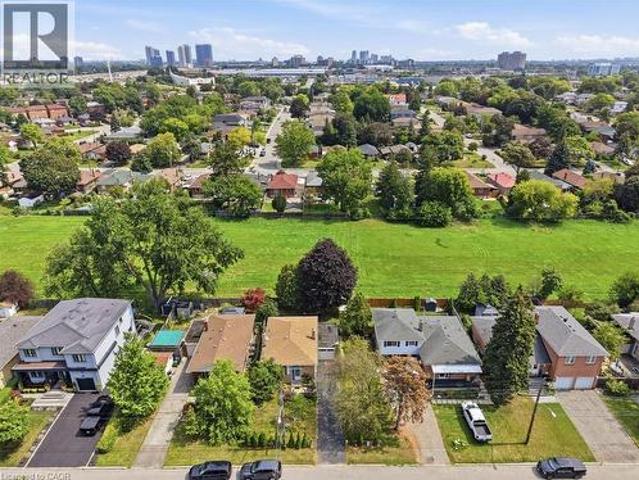 88 Cavehill Crescent, Scarborough, ON, M1R 4P9 house for sale | Listing ID 40867 | Royal LePage