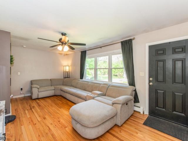88 Crescent Dr