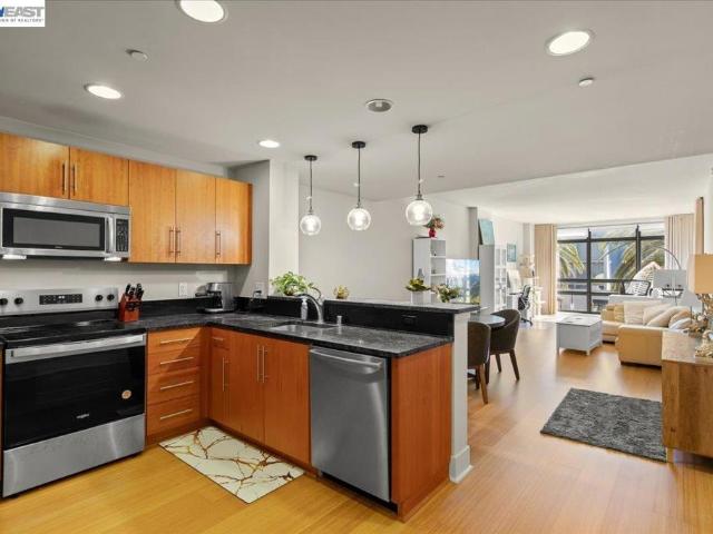88 E San Fernando St 303