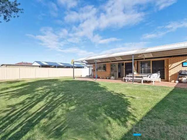 88 Greenfields Circle, HOCKING, WA 6065 House for Rent
