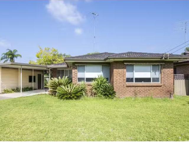88 Koloona Drive, Emu Plains House for rent Listed by Glenmor.