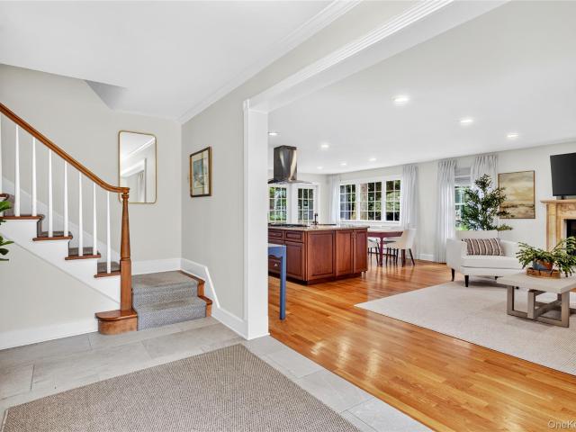 88 Knollwood Avenue
