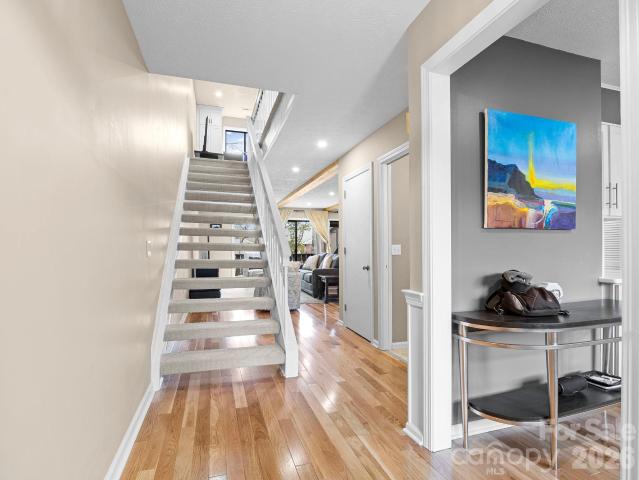 88 Laurelwood Circle W # 10