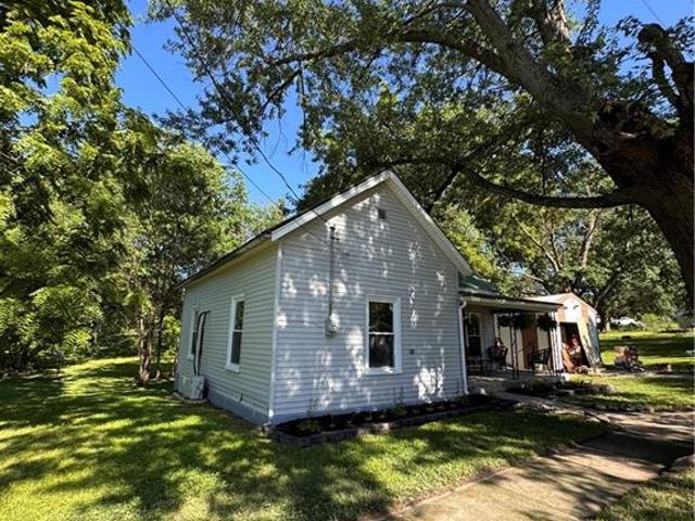 88 N Douglas Street