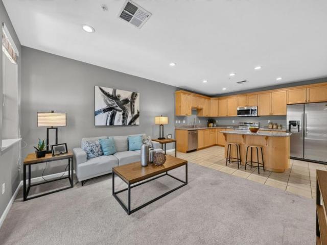 88 N Jackson Avenue 307