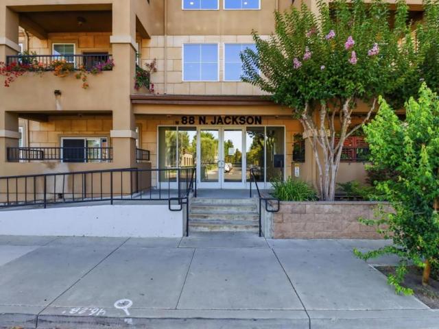 88 N Jackson Avenue 403
