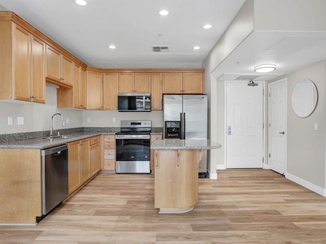 88 N Jackson Avenue 408