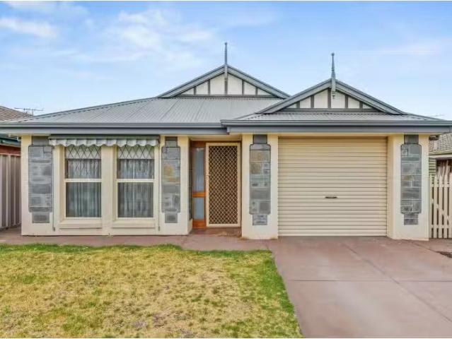88 Reynell Rd, Woodcroft House for rent Listed by Taylor Pryo.