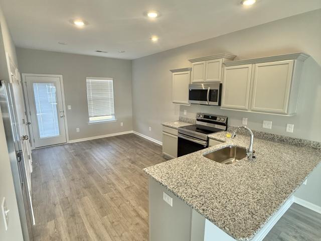 88 Stonehenge Cir