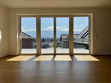 90m² Penhousewohnung mit Ost Süd und Westbalkon zu mieten!