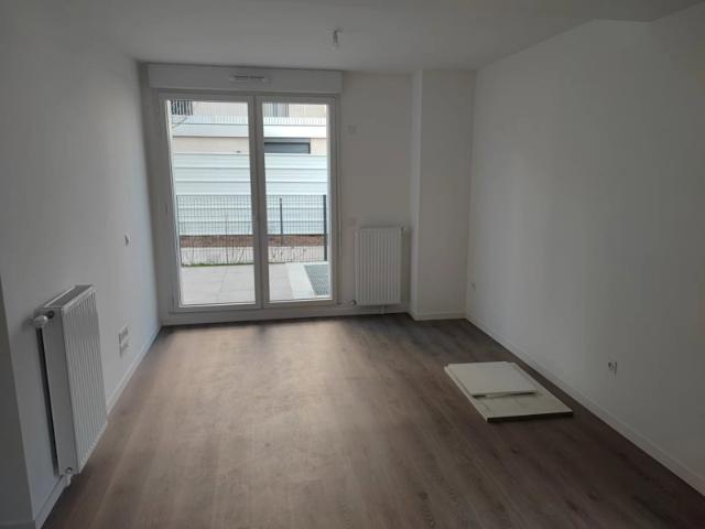 88G173_F2 à louer
