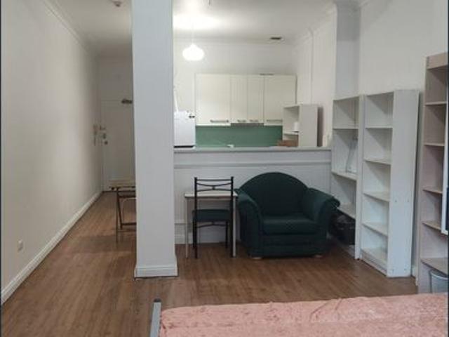 88sqm Spacious Furnished CBD Apartment – Flexible Lease – Walk to Everything