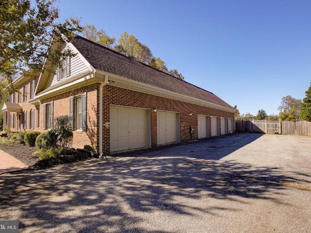 8904 Stratford Court